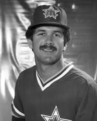 OTD in 1982, Edgar Martinez officially became a Mariner and started his  journey towards a Hall of Fame career. P.S.- Bring back the stache 👨🏻