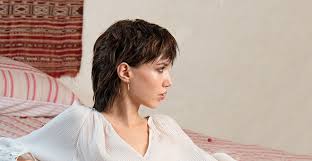 Cette coupe de cheveux est l'une des plus cool parmi les styles mohawk. Collections Saint Algue