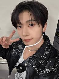 Let's boost Matthew's brand reputation 🔥🔥 Drop these tags with your  favorite pictures of Matthew 🎯 at least 200 comments WE LOVE YOU FOREVER  SEOK MATTHEW #SEOKMATTHEW #석매튜 #ソクマシュー #제로베이스원_석매튜