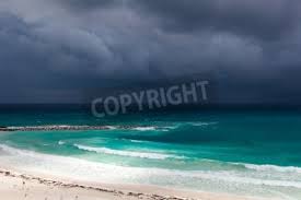 Winds ese at 11 mph (17.7 kph). Sturmisches Wetter In Cancun Wunderschonen Turkisfarbenen Meer Fototapete Fototapeten Ehefrau Zyklon Donner Myloview De