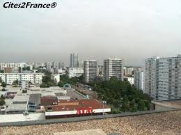 Appartement de 2 pièces et de 35 m2 situé à vitry sur seine dans pavillon très calme avec jardin, se trouve à 800 m du terminus ligne 7 louis aragon et à 300 m du magasin carrefour villejuif n7. Vitry Sur Seine Val De Mains Armes