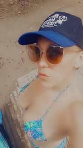 Sharing happy beach stories in 3 words