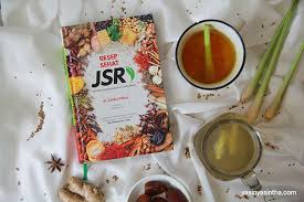 Infused water juga dapat mencukupi kebutuhan cairan dan elektrolit, sehingga mampu mencegah dehidrasi. Review Buku Resep Sehat Jsr Karya Dr Zaidul Akbar Yasinta Astuti
