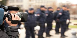 Check spelling or type a new query. Comunicacion Policial La Brecha Entre Estar Seguro Y Sentirse Seguro