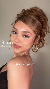 Elisa Tamayo's Instagram, Twitter & Facebook