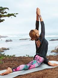 Pin By Ashlyn Hanna On վօցɑ ɑղժ ƒiեղҽտտ Hatha Yoga Poses Yoga Fashion Yoga Poses Pictures