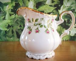 Vintage creamer and sugar set made in usa by the company gemco. Edelstein Bavaria Bavaria Sugar And Creamer Maria Theresia Germany Vintage Hedgerose Edelstein Creamer Chintz Creamer Hand Painted Roses Creamer Bavaria