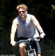Flight details (4 months ago: Ryan Phillippe Goes Mask Free For La Bike Ride After Revealing He S Looking For A Quaran Queen Daily Mail Online