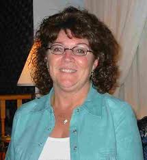 Diane Duval's Instagram, Twitter & Facebook