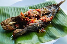 Ini 6 resepi mudah yang korang tambah menyelerakan jika ikan keli digoreng rangup dan sambal yang cukup rasa. Resepi Ikan Keli Berlada Mudah