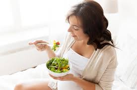Breakfast should be 400 calories, lunch and dinner 600 each, with the remaining calories made up of snacks and drinks. Your 7 Day Pregnancy Meal Plan Parent