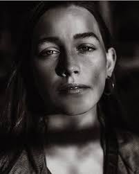 Victoria Pedretti France