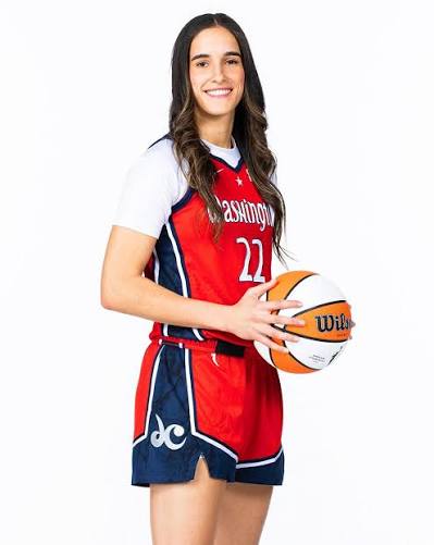 NBA - WNBA Rookie Sonia Citron is the YOUNGEST player to record back-to-back 20-point games in the last decade, and the ONLY rookie with multiple 20/10 games this season: Last 4 Games: