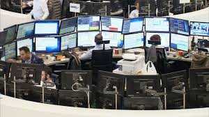 Apple, alphabet, facebook, pfizer, mcdonald's. Commerzbank Und Deutsche Bank Borse Feiert Mogliche Fusion Politik Inland Bild De