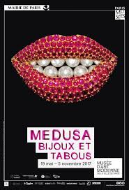 Medusa Au Musee D Art Moderne Affiche Avec Images Musee D Art Art Moderne Tabous