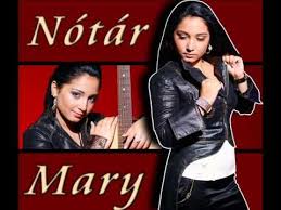 A családhoz érkezett kedvencük, nótár mary. Notar Mary Itt A Piros Youtube Talk Show Mary