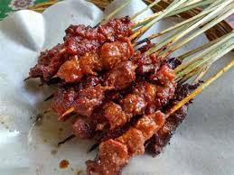 Pertama rebus kikil, daging dan jeroan sapi dalam 300 ml air yang sudah dibumbui dengan garam sampai empuk. Gundivas Resep Sate Kere Jeroan Resep Sate Godok Oleh Qie Cookpad Gurihnya Sate Kere Khas Yogyakarta Sate Daging Sapi Bercampur Lemak Sangat Menggoda Lidah Mantul Rasanya Silahkan Dicoba Ya