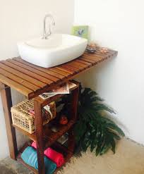 Que Tal Um Deck De Madeira No Banheiro Mas De Bancada Pra Cuba Nem Deu Trabalho Uma Boa Furadeira E Tudo Pr Deck De Madeira Cuba Banheiro Estrado De Cama