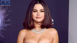 Selena Gomez nackt, Nacktbilder, Playboy, Nacktfotos, Fakes, Oben Ohne