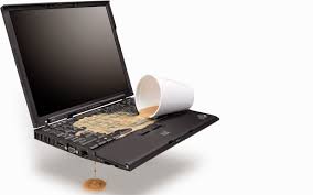 انسكاب سائل على الكمبيوتر او اللاب توب