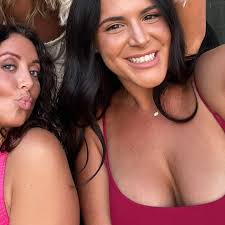 Sarah Curd (@sarahbaker121)