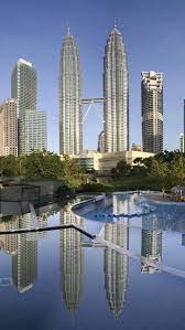 Kuala Lumpur Petronas Towers Malaysia Hd Iphone Wallpapers Petronas Towers Amazing Buildings Kuala Lumpur