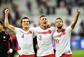 2020 avrupa şampiyonası (euro 2020) elemeleri h grubu'nda fransa'ya konuk olan a milli futbol takımı'nda teknik direktör şenol güneş, son maça göre ilk. Fransiz Basini Fransa Turkiye Macini Nasil Gordu Ntv