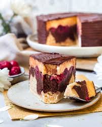 Donauwelle kuchen is a sheet cake with layers of goodness. Vegane Donauwellen Torte Super Saftig Proteinreich Und Lecker