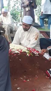 5 ogos 1987 status : Oh Media Habib Ali Zaenal Abidin Al Hamid Di Pusara Facebook