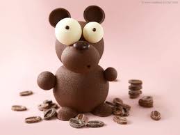 Moulage D Un Ourson En Chocolat Pour Paques Recette Chocolat Art En Chocolat Sculptures En Chocolat