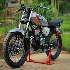 Jumlah enggandrung motor di tanah air amat besar, tentu saja hal ini sebanding lurus dengan jumlah modif motor biar tampak lebih unik dan sedap dipandang. Pin Oleh Yaya Lugila Di Rx Spesial Modifikasi Kendaraan Motor Jalanan Motor