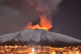 Eruzione dell'etna del 1766, incisione colorata di alessandro d'anna. Etna In Eruzione Da Bronte Catania Sicily Viagem Italia