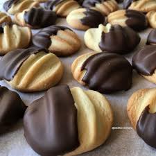 Sables Aux Amandes Et Au Chocolat A Table Avec Maya