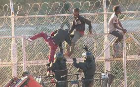 Autonomous city of ceuta), with a rank between a standard spanish city and an autonomous community. Espagne 600 Migrants Penetrent De Force Dans L Enclave De Ceuta Le Parisien