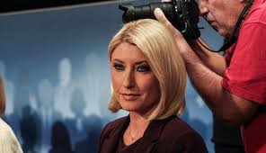 Στο πλευρό του η σία κοσιώνη και τα παιδιά του. 1wum22pddb7hqm