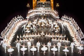 De ce soir mais également de la semaine et même sur les. Au Spectacle Chez Soi La Grande Soiree Du Ballet De L Opera National De Paris
