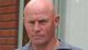 Hero saves screaming woman from sinking car