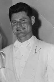 Pat Dolan, immigrant who launched stores, dies