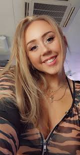 The girl with the most perfect and priceless smile is back