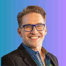 Ken Daigle's Instagram, Twitter & Facebook