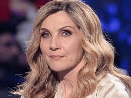Heather parisi contro lorella cuccarini, interviene rita dalla chiesa. Lorella Cuccarini Com Era Da Giovane Ecco Le Foto Che Fanno Impazzire I Fan E Cambiata Molto Durante Gli Anni