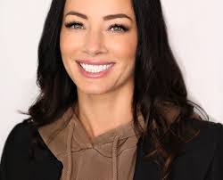 Katie Heaton's Instagram, Twitter & Facebook