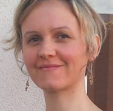 Iris Boss über brotlose Kunst, roter Teppich, Glamour und hohe Gagen