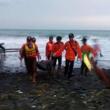 Mungkin belum sepopuler pantai kuta atau tanjung benoa. Drama Pencarian 2 Pemancing Yang Raib Di Pantai Karangbolong Regional Liputan6 Com