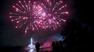 In collaboration with the world's best manufacturers, bem develops new pyrotechnic effects and consumer fireworks each year. A Tous Les Frustres De Feux D Artifice Annules Celebrez Plutot Le 21 Juillet Belge