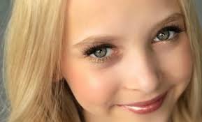 Chloe and Christi Lukasiak