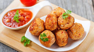 Telur dadar, telur rebus, telur ceplok, atau telur. Untuk Bekal Si Kecil Ini Resep Praktis Bakso Goreng Kornet