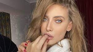 Iulia si mihai albu au fost casatoriti timp de opt ani si au impreuna o fetita in varsta de trei ani, mikaela. Cum A Ajuns CelebrÄƒ Iulia Albu È™i Care Au Fost Cele Mai Mari Scandaluri In Care A Fost ImplicatÄƒ Impact