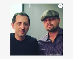 Gad was born in morocco in april 1971. Gad Elmaleh Pose Avec Leonardo Dicaprio Apres Son Spectacle Gad Elmaleh Al Pacino 950x592 Png Download Pngkit