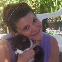 Leslie Toler's Instagram, Twitter & Facebook